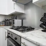 Stylish And Newly Renovated Flat In Hackney