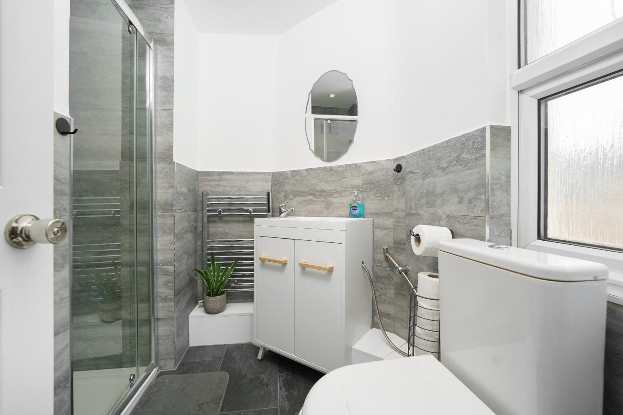 Stylish And Newly Renovated Flat In Hackney